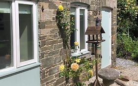 1 Bed-Pet Friendly-Parking-Patio-Close To Coasts